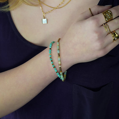 Modèle CLEMENTINA : Bracelet perles dorées et pierres d'amazonite
