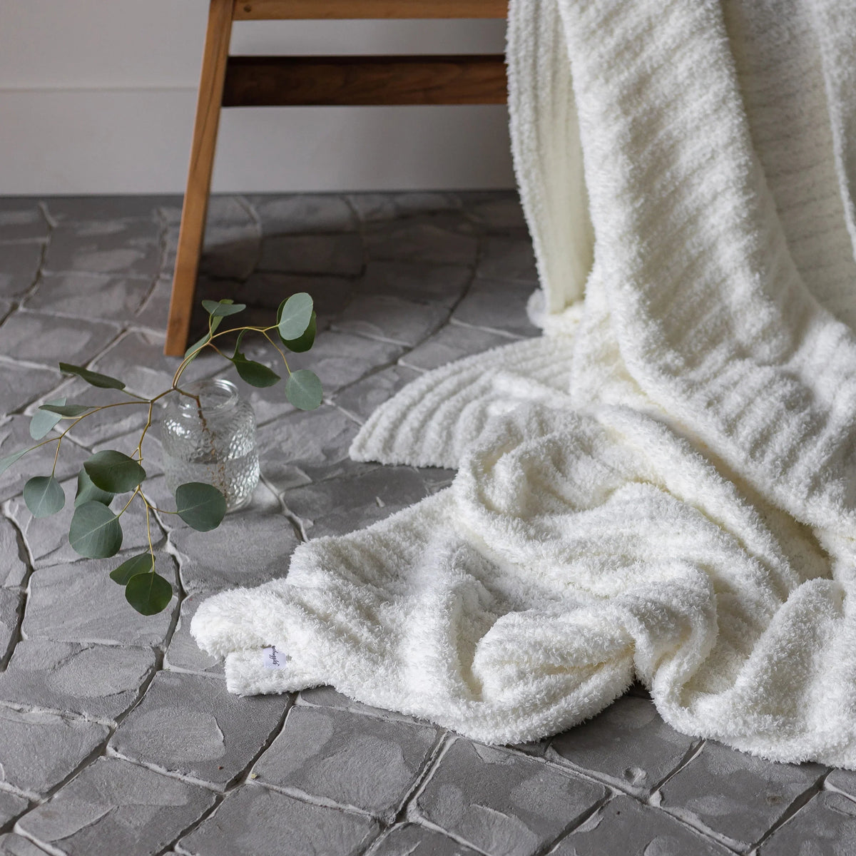 White Ribbed Extended Throw