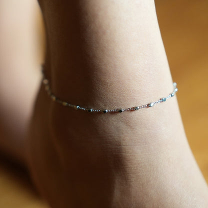 DEMELZA LG : Cheville contemporaine en argent avec de délicates perles carrées