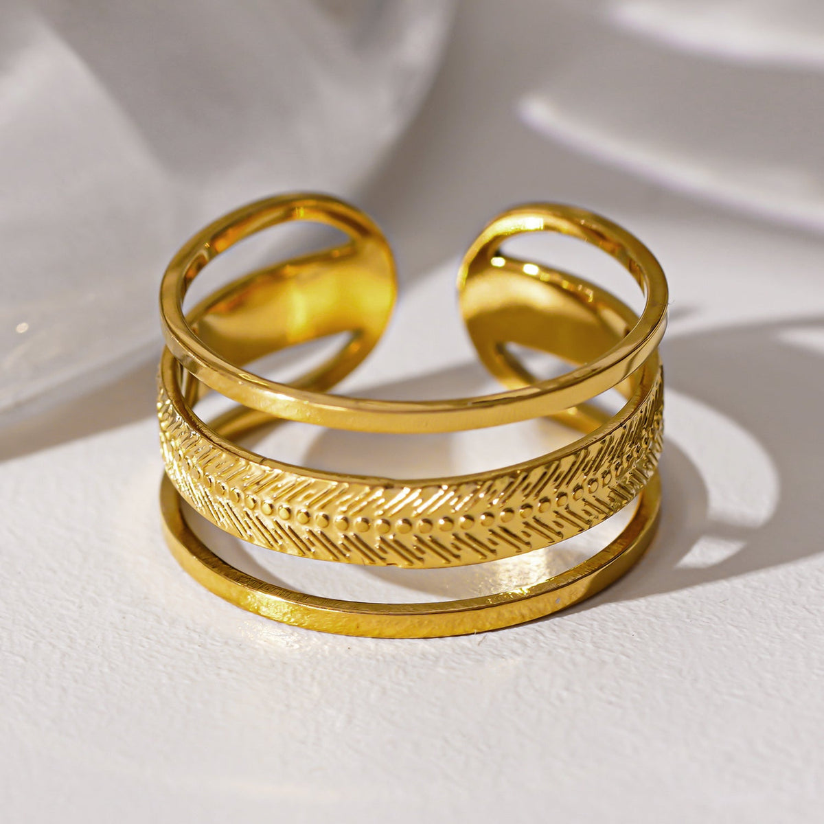 MATHEO: Bague Triple empilement Or Texturé