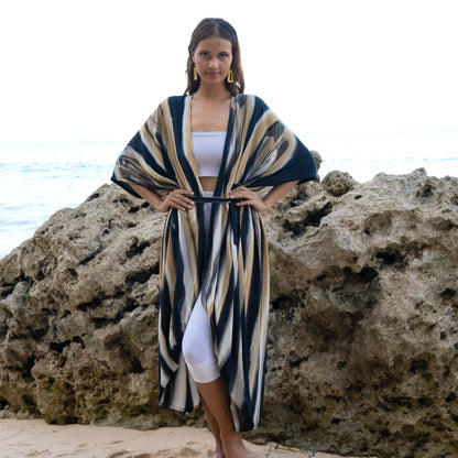 Kimono long abstrait audacieux en tie-dye gris et or