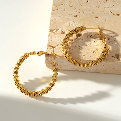 Boucles d'oreilles créoles SPRINGDALE Gold : perles carrées géométriques texturées