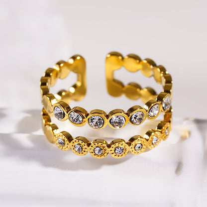 ERLAT : Bague texturée ornée de zircons à double rangée