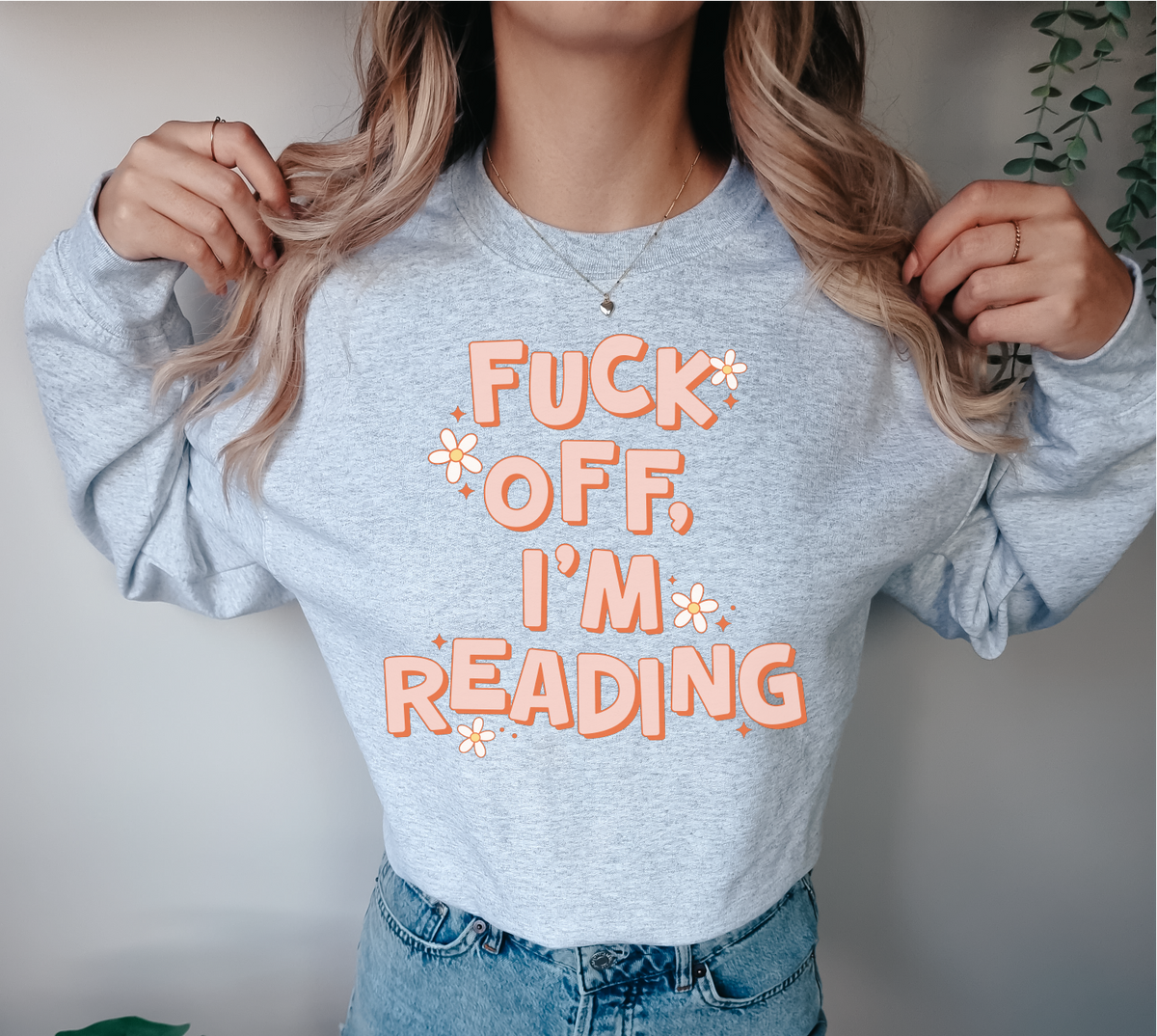 Sweat-shirt ras du cou unisexe « Foutez-moi la paix, je lis » | Vêtements littéraires