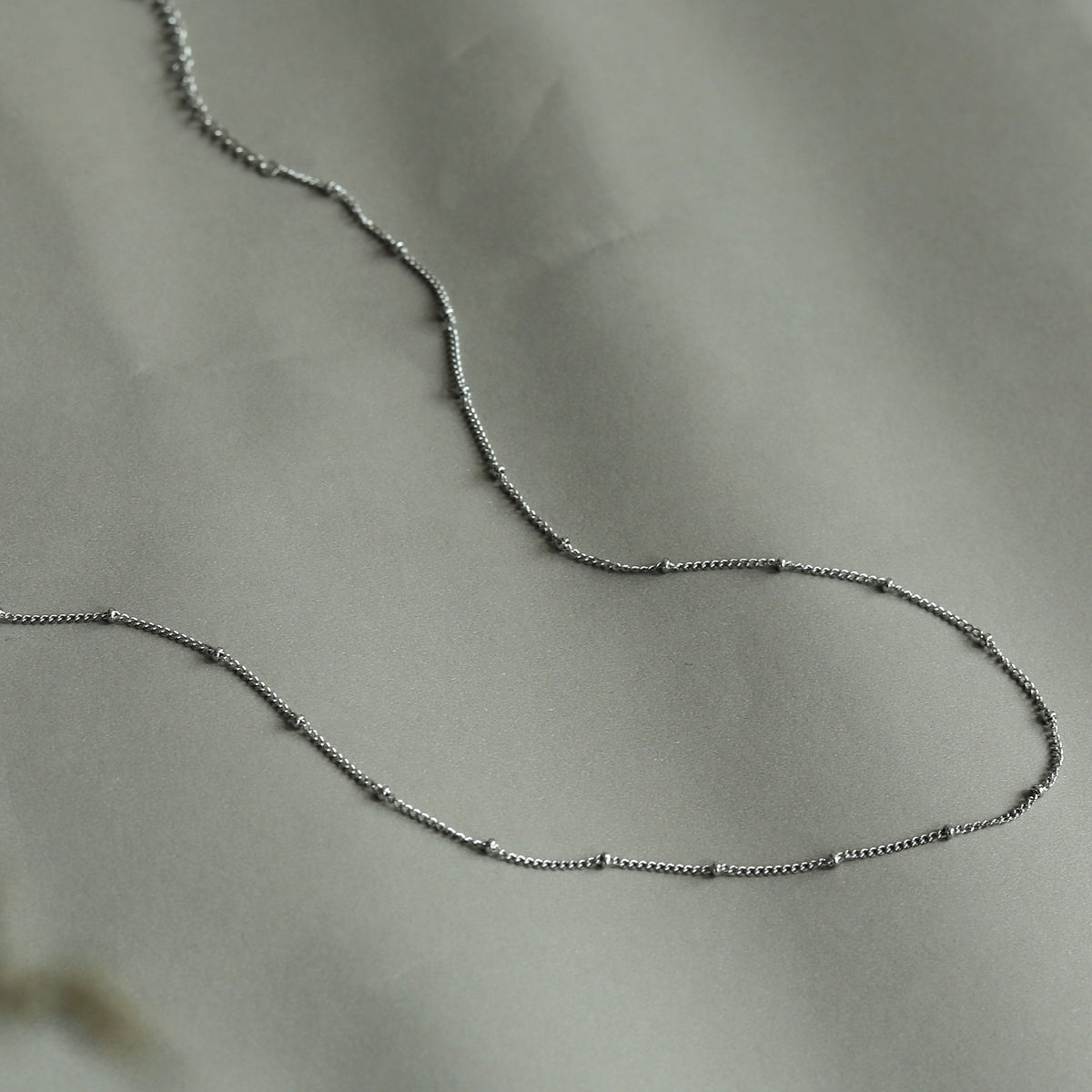 Collier en chaîne d'argent perlée GENOA