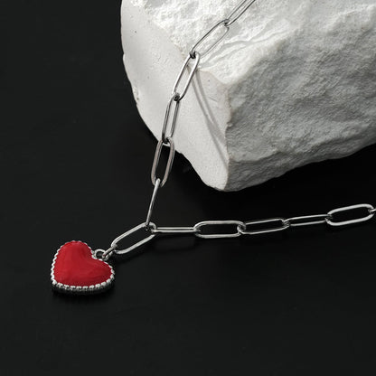Style CŒUR ROUGE Argent (Or Blanc) : Chaîne trombone retenant une breloque cœur émaillée rouge
