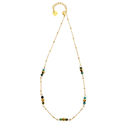 IMANI : Collier à fines chaînes dorées avec perles et pierres naturelles