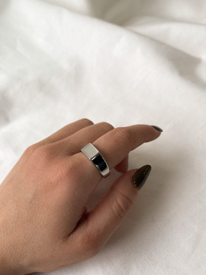 The Signet