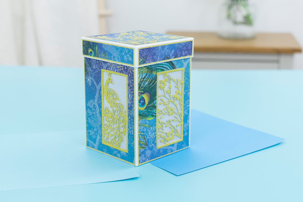 Graceful Plumes Metal Die Create-a-Card - Beauty & Elegance 