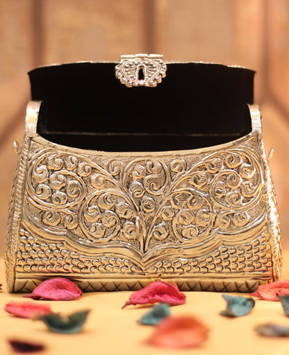 Pochette KISHA argentée