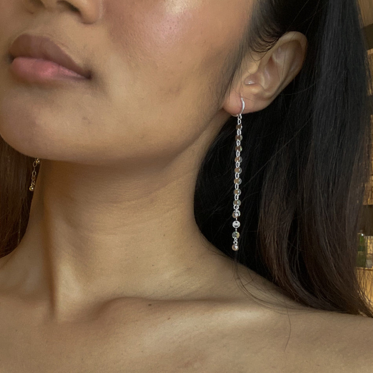 Boucles d'oreilles pendantes doubles avec chaînes et disques en plaqué argent