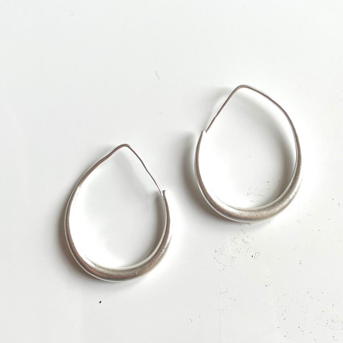 Boucle d'oreille créole goutte d'eau - Plaqué argent