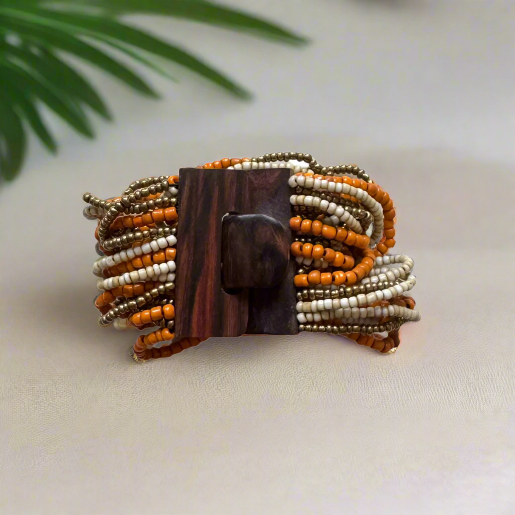 Bracelet perles mélangées avec fermoir en bois