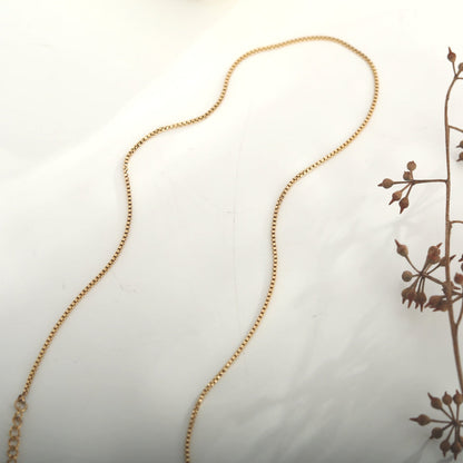 INGA: Mini-Box Chain Necklace in Gold