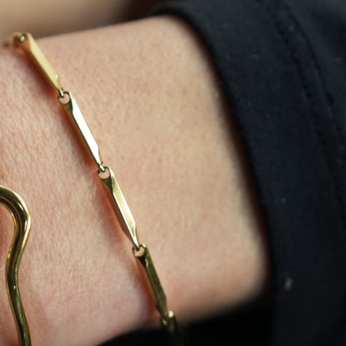 Style ITARSI Gold : Bracelet en chaîne à perles de forme géométrique minimaliste