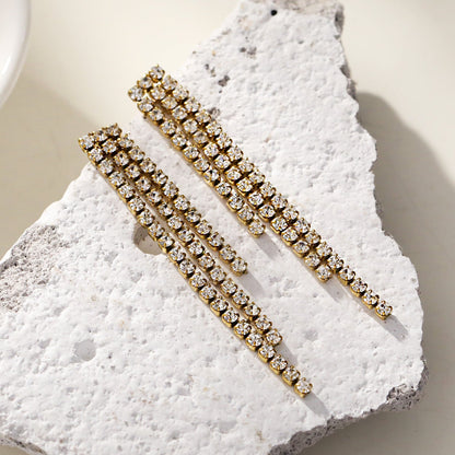 JOSEFINA: Boucles d'oreilles pendantes en zircone à trois perles