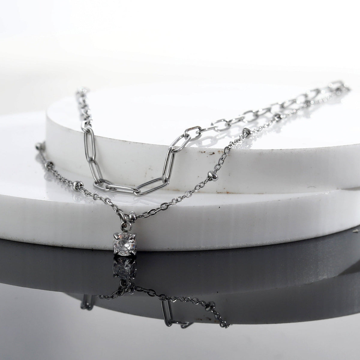 KATERI Argent : Collier chaînes superposées avec pendentif breloque solitaire zircone