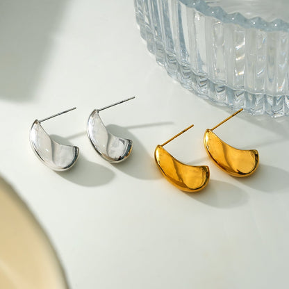 KEENE Gold : Clous d'oreilles géométriques légers à l'allure massive