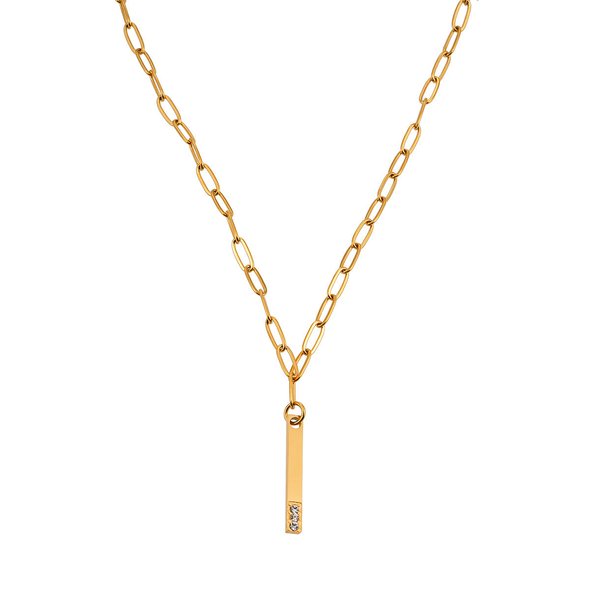 Style KORATIA : Collier Minimaliste avec Chaîne Trombone et Pendentif Barre Ornée de Zirconium Doré