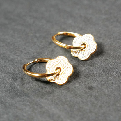 KRISTINE Gold : Créoles d'inspiration vintage avec charm floral amovible incrusté de zircons