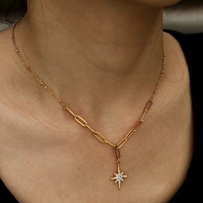 MALVINA Collier chaîne dorée avec pendentif étoile serti de zirconiums