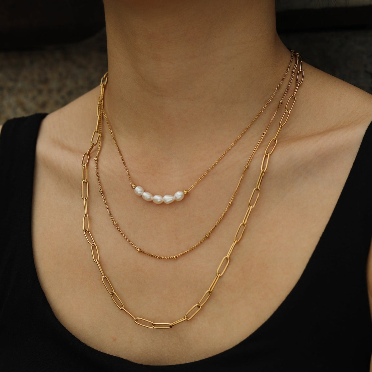 Collier MARLI multichaînes 3 rangs en or avec perles naturelles