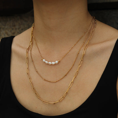 Collier MARLI multichaînes 3 rangs en or avec perles naturelles