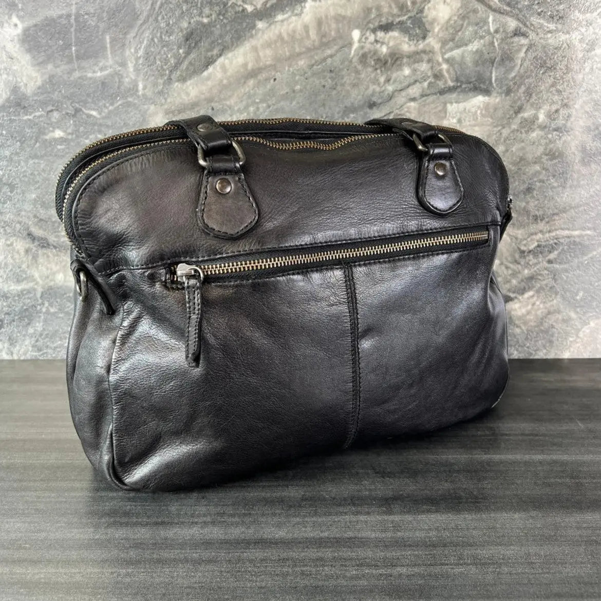 Sac à main en cuir MET avec deux poignées et poches zippées sur le devant