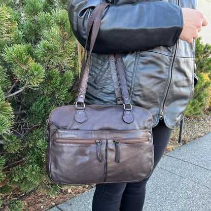 Sac à main en cuir MET avec deux poignées et poches zippées sur le devant