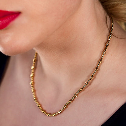 Style MILLIE : Collier chaîne en or à double perles fusionnées