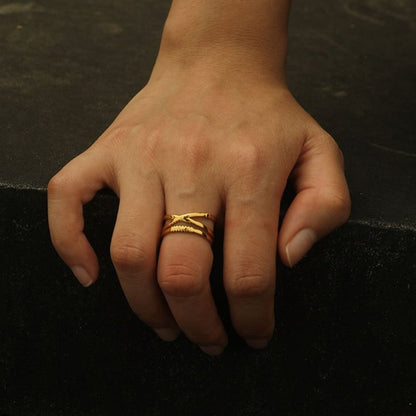 MIRANDA: Bague triple en or empilée Cross Over