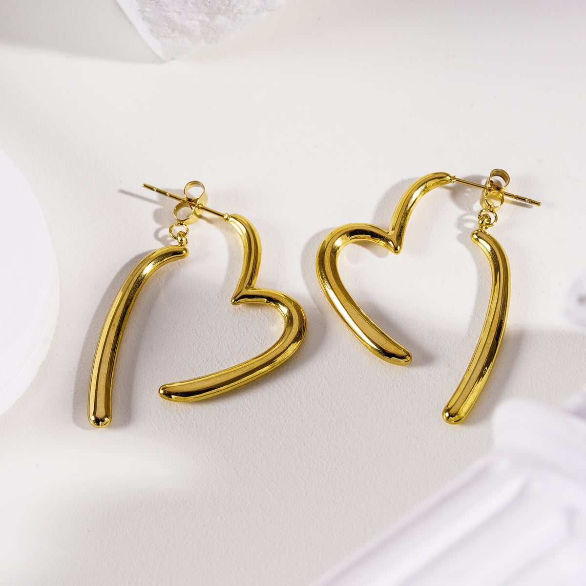 MOMOKA : Boucles d'oreilles créoles détachables en forme de cœur abstrait
