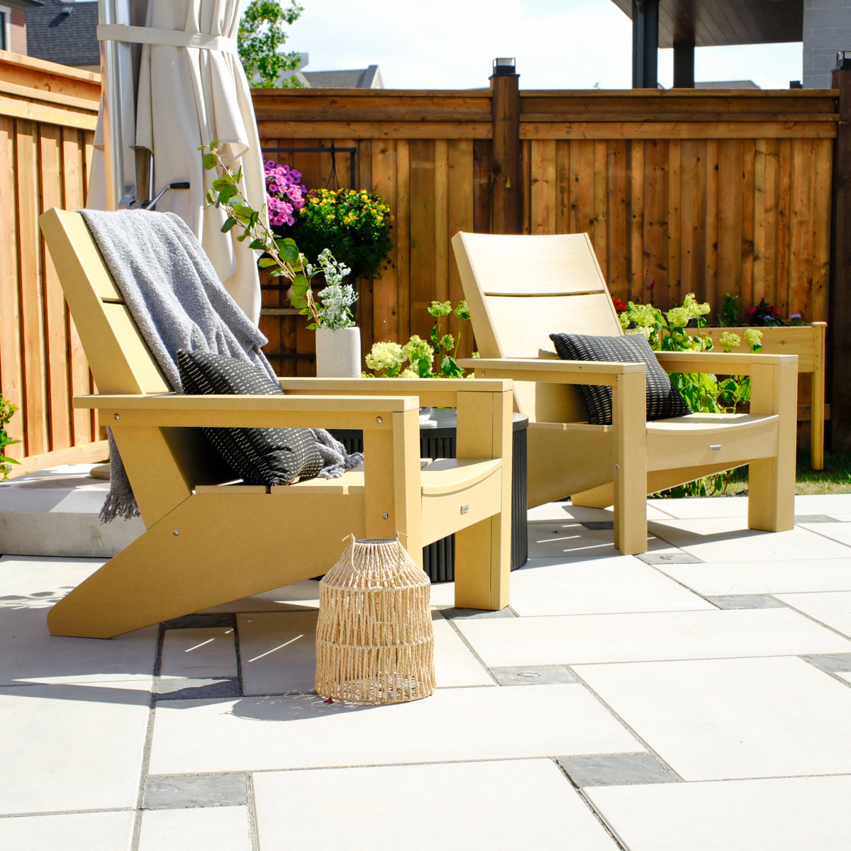 Chaise Muskoka moderne en polymère à 3 panneaux