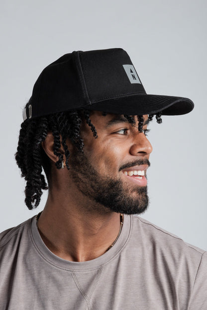 Casquette résistante à l'eau avec « N » réfléchissant