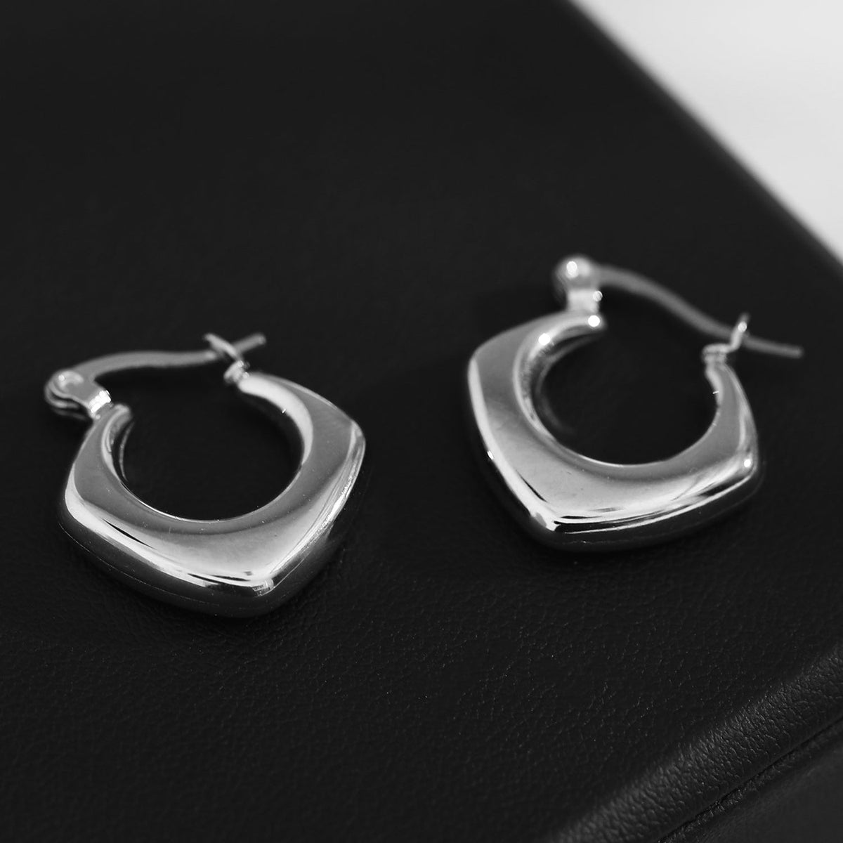Boucles d'oreilles créoles carrées et arrondies MARIYA Argent