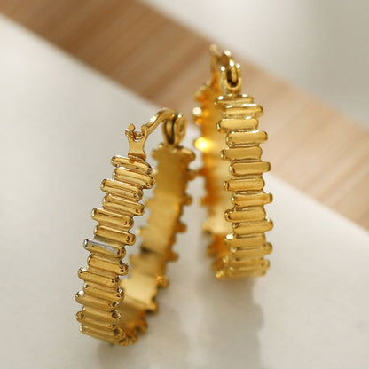 Boucles d'oreilles créoles échelonnées asymétriques KANA