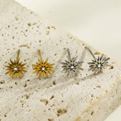 AMNISTY : Boucles d'oreilles clous en zircone « Étoile Brillante », plaqué or