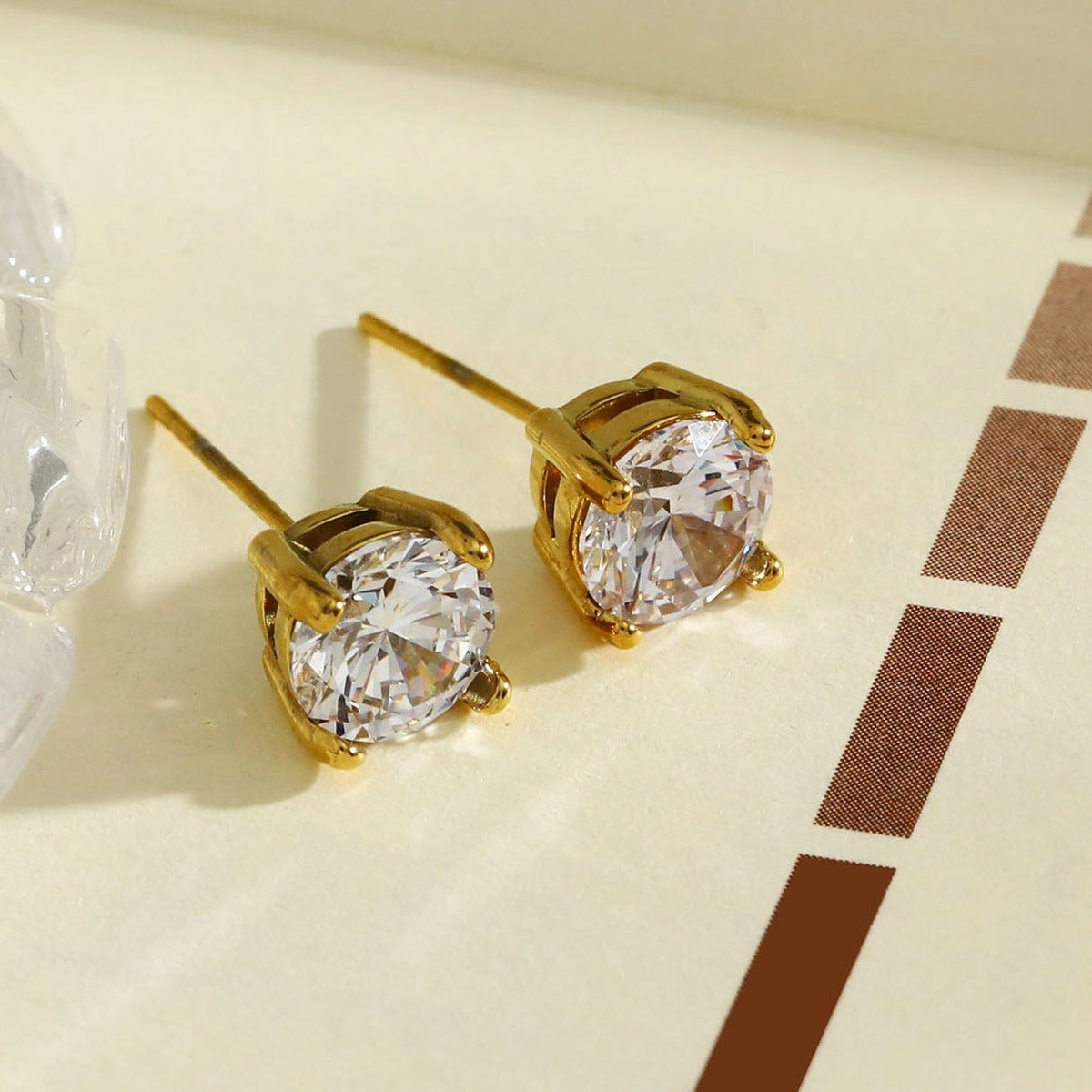 CODI Gold : Puces d'oreilles essentielles quotidiennes en moissanite (alternative au diamant)