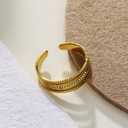 BRYONY : Bague pré-empilée texturée symétrique