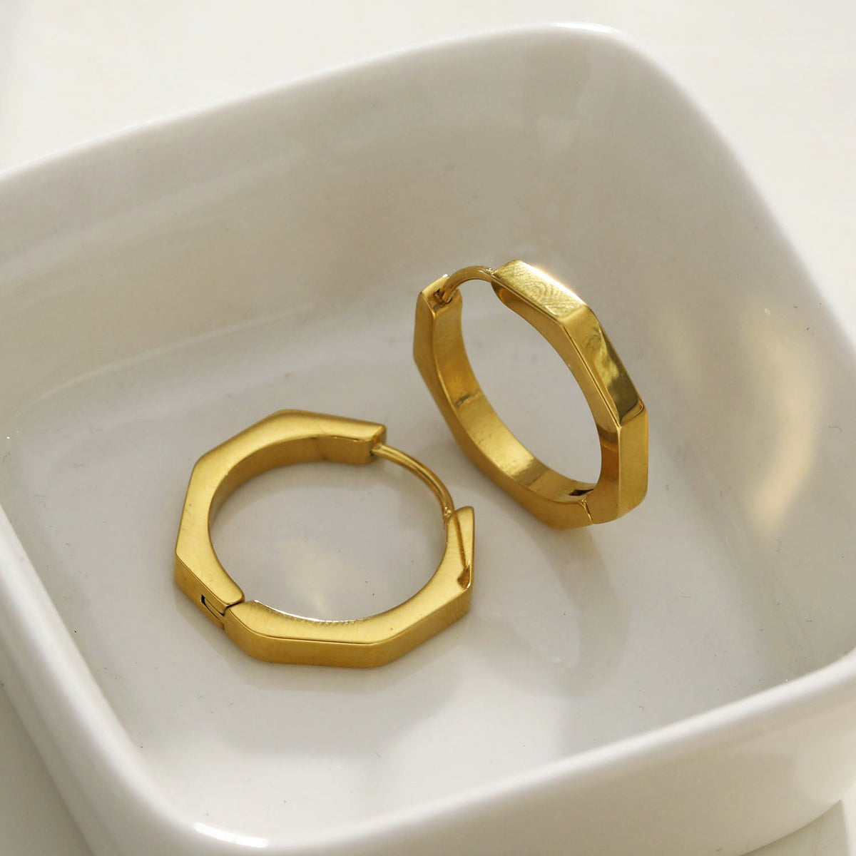 Boucles d'oreilles créoles géométriques contemporaines CALAU Gold