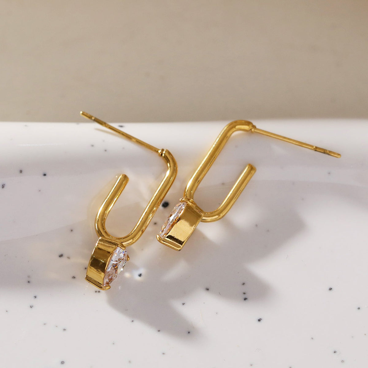ARÊTE : Romance Intemporelle – Boucles d'oreilles Gemme Cœur Trombone