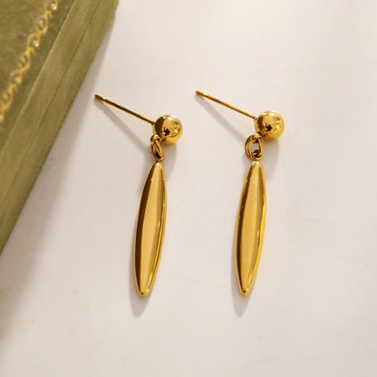 ARACELI : Boucles d'oreilles ovales délicates d'inspiration vintage, ornées de perles arrondies