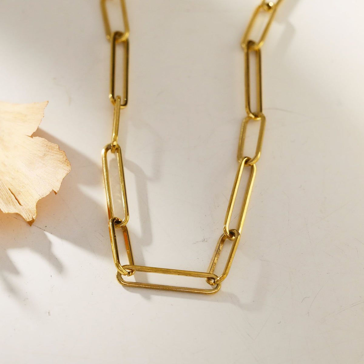 CIRCE : Collier contemporain combiné long et court en trombones