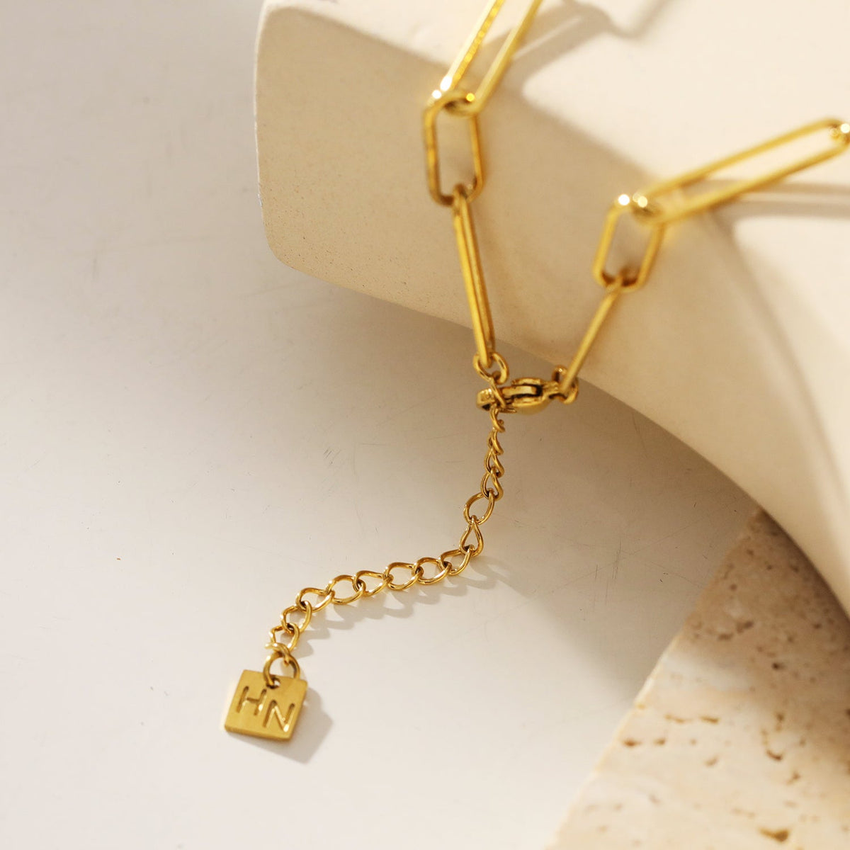 CIRCE : Collier contemporain combiné long et court en trombones