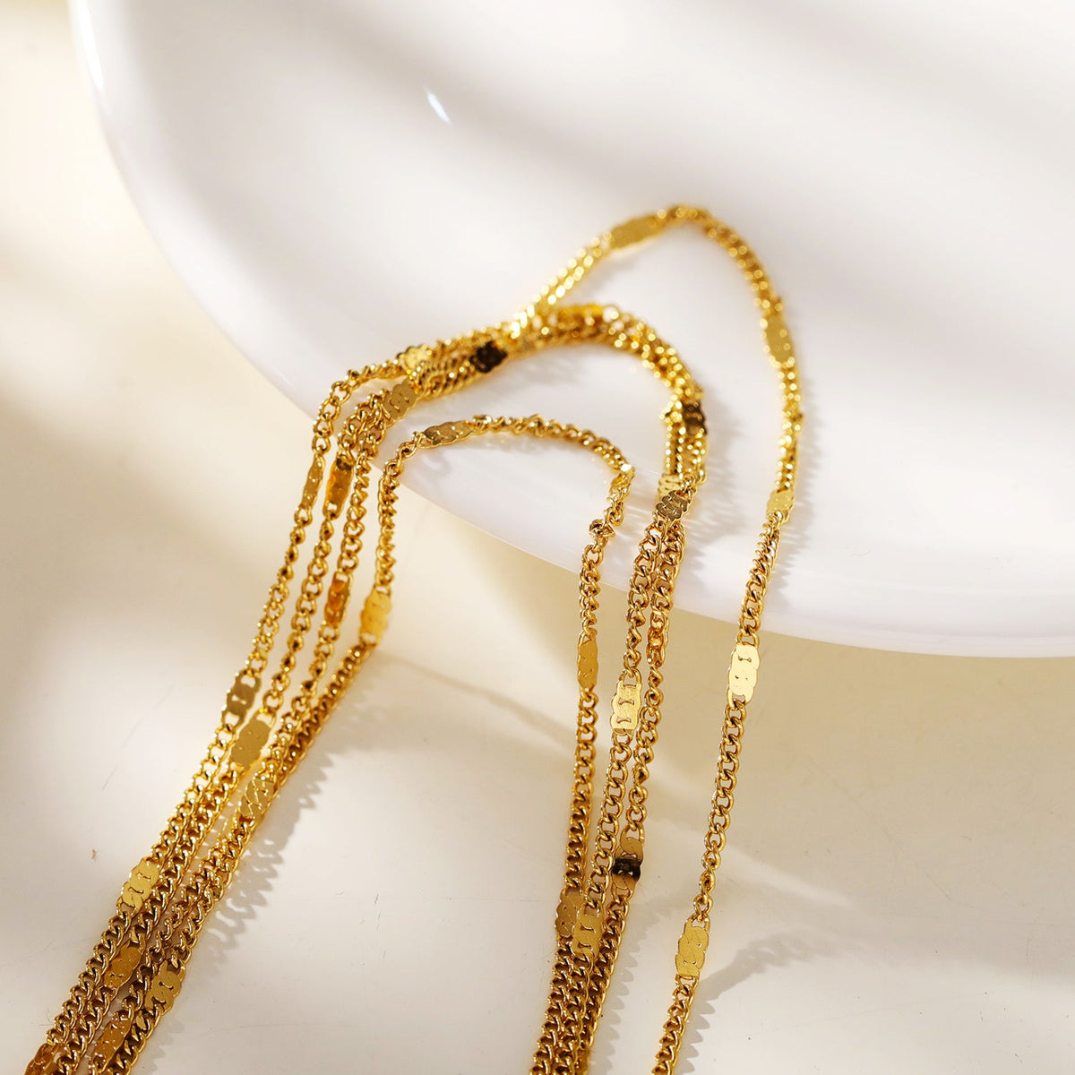 MORIA : Collier à 4 rangs, luxe superposé