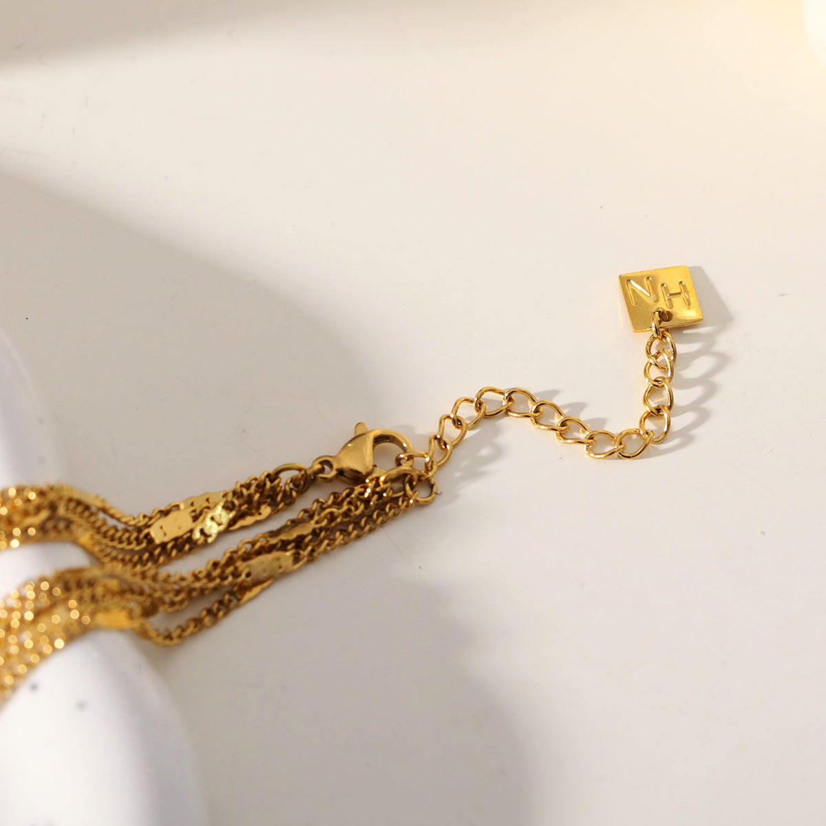 MORIA : Collier à 4 rangs, luxe superposé