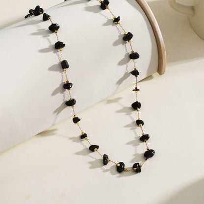 Collier SARA Mini Perles Carrées Dorées et Pierres Naturelles Noires