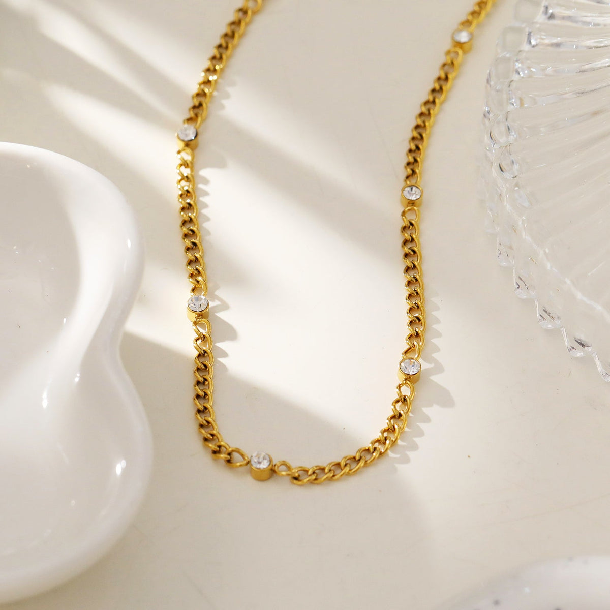 Style PENIQUIK: Collier chaîne à perles en zircone