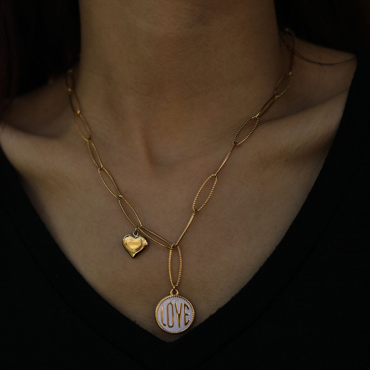 Collier contemporain avec pendentif script EMMA Rétro LOVE