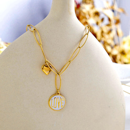 Collier contemporain avec pendentif script EMMA Rétro LOVE